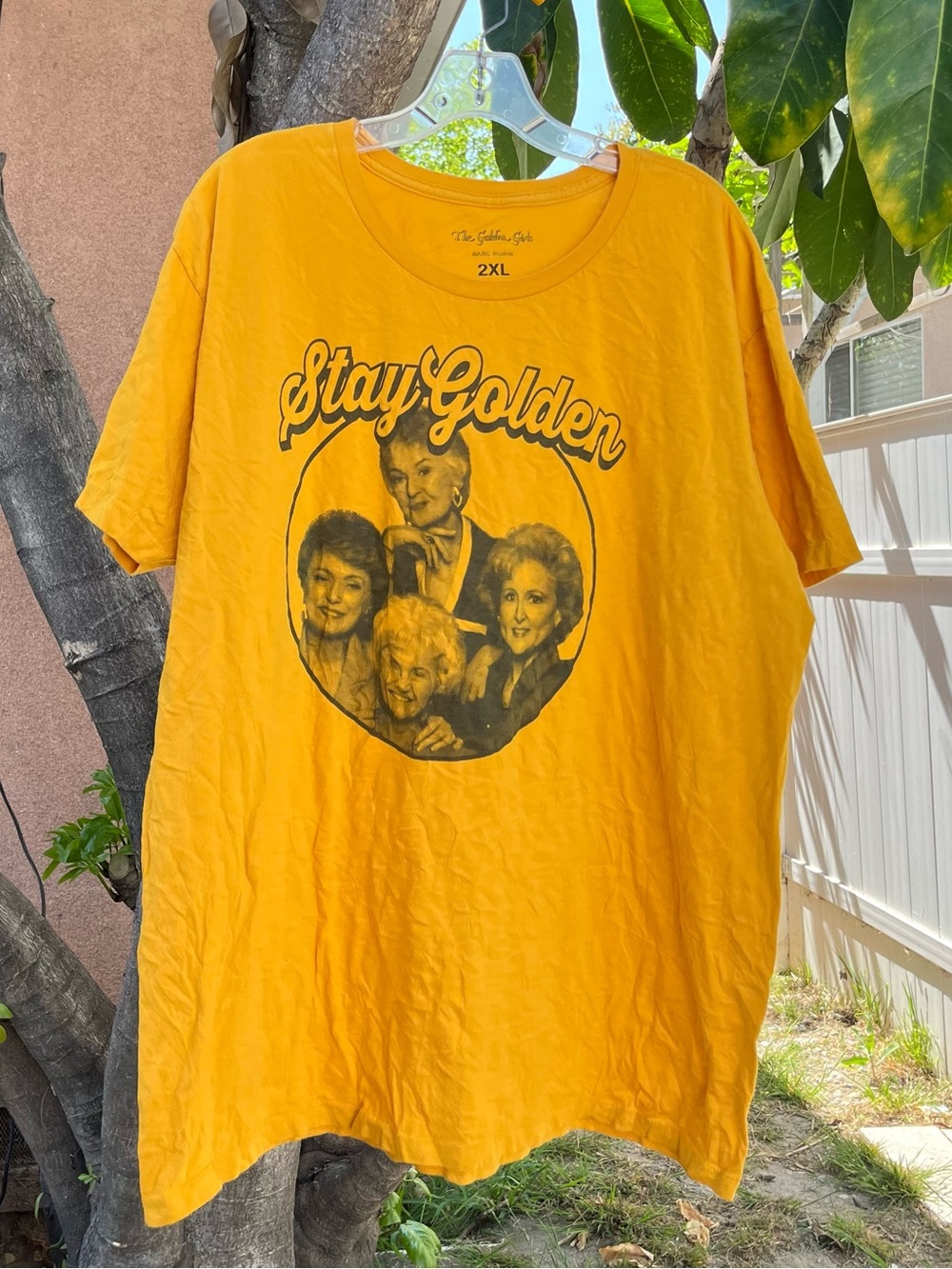 ABC Studios The Golden Girls Graphic “Stay Golden” TV Comedy T-Shirt